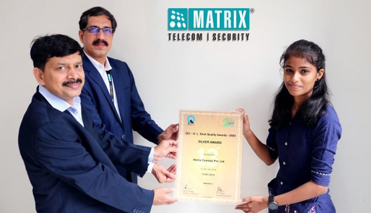 Devanand Nair - VP - Technologies and Products, Sumer Mehra - VP- Engineering, Matrix Comsec receiving the award